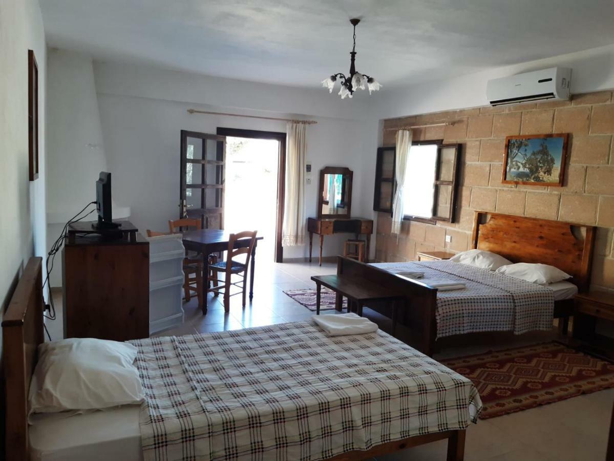 Bed and Breakfast Karpaz Stone House Rizokarpaso Esterno foto