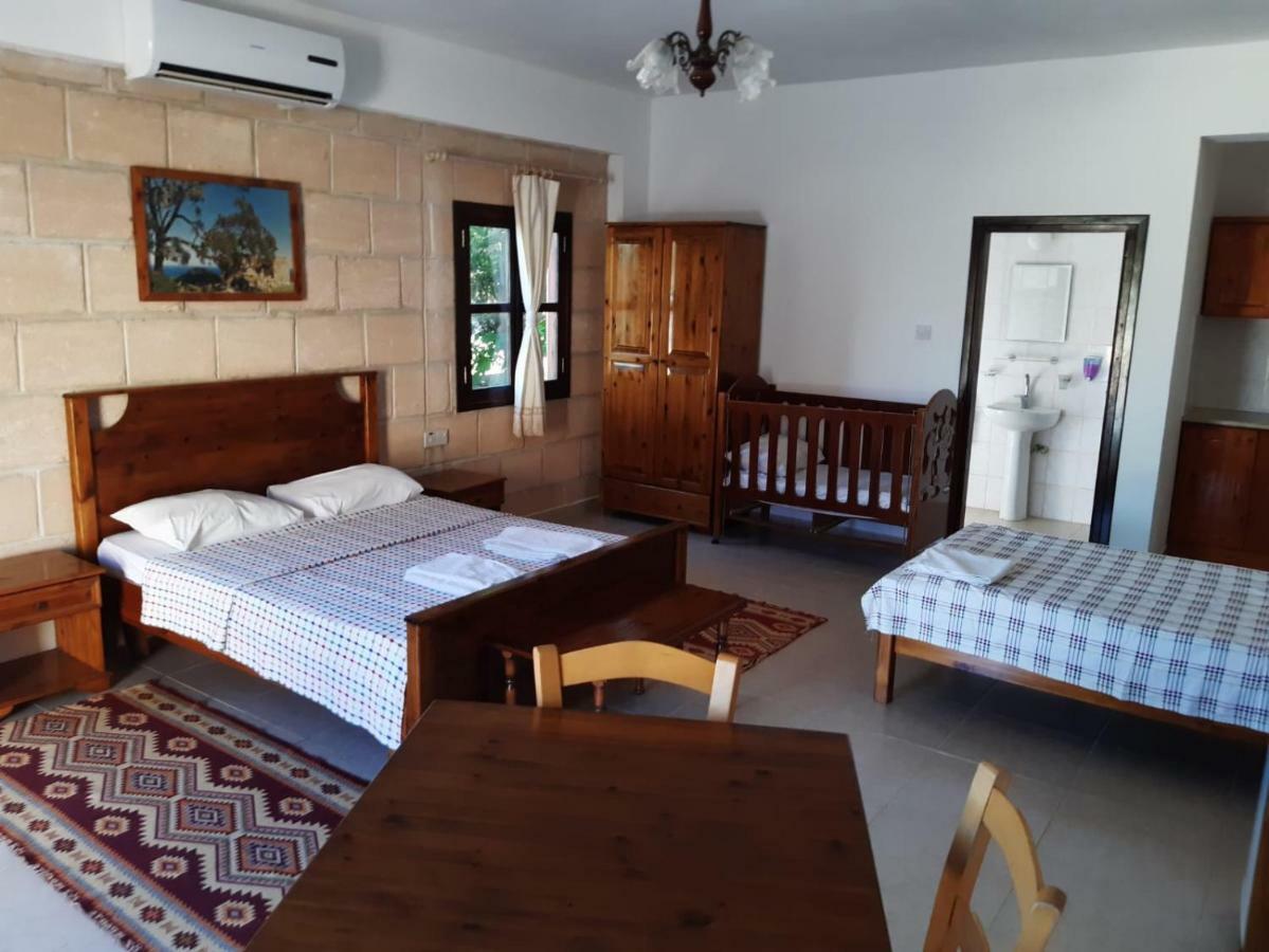 Bed and Breakfast Karpaz Stone House Rizokarpaso Esterno foto